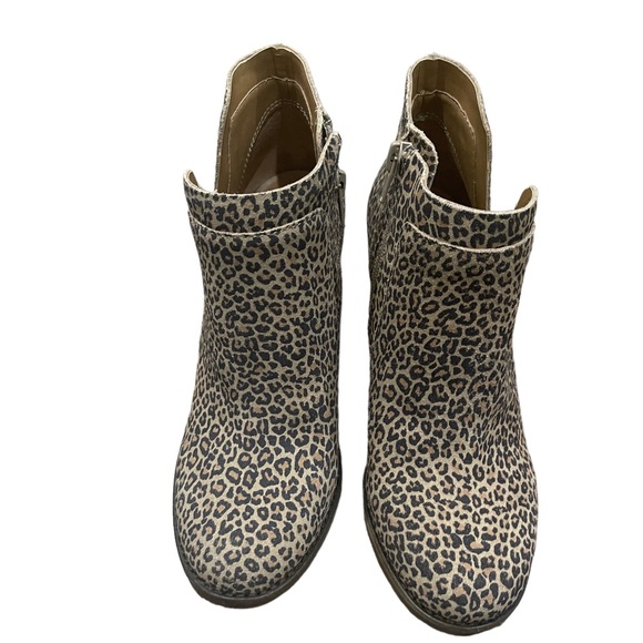 Lucky Brand Yabba Leopard Print Ankle Wedge Booties 7.5 Eyelash Leopard NWOT - Picture 3 of 14